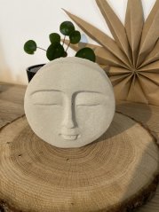 Figurka obličeje z betonu LUNA