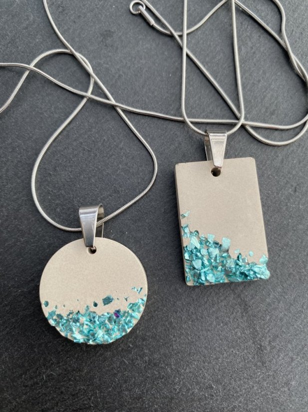 Betonový náhrdelník - Barva kamínků: Měděná