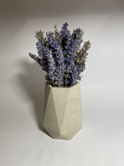 Váza geometrického designu