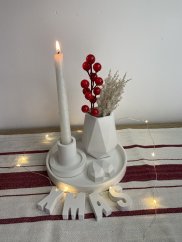 Set váza, svícen a srdíčko na kulatém podnosu