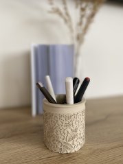 Originální stojánek na tužky