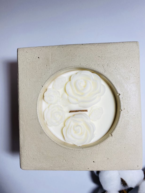 svíčka vyfocená z vrchu